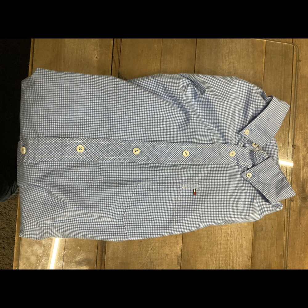 Men’s button shirts.